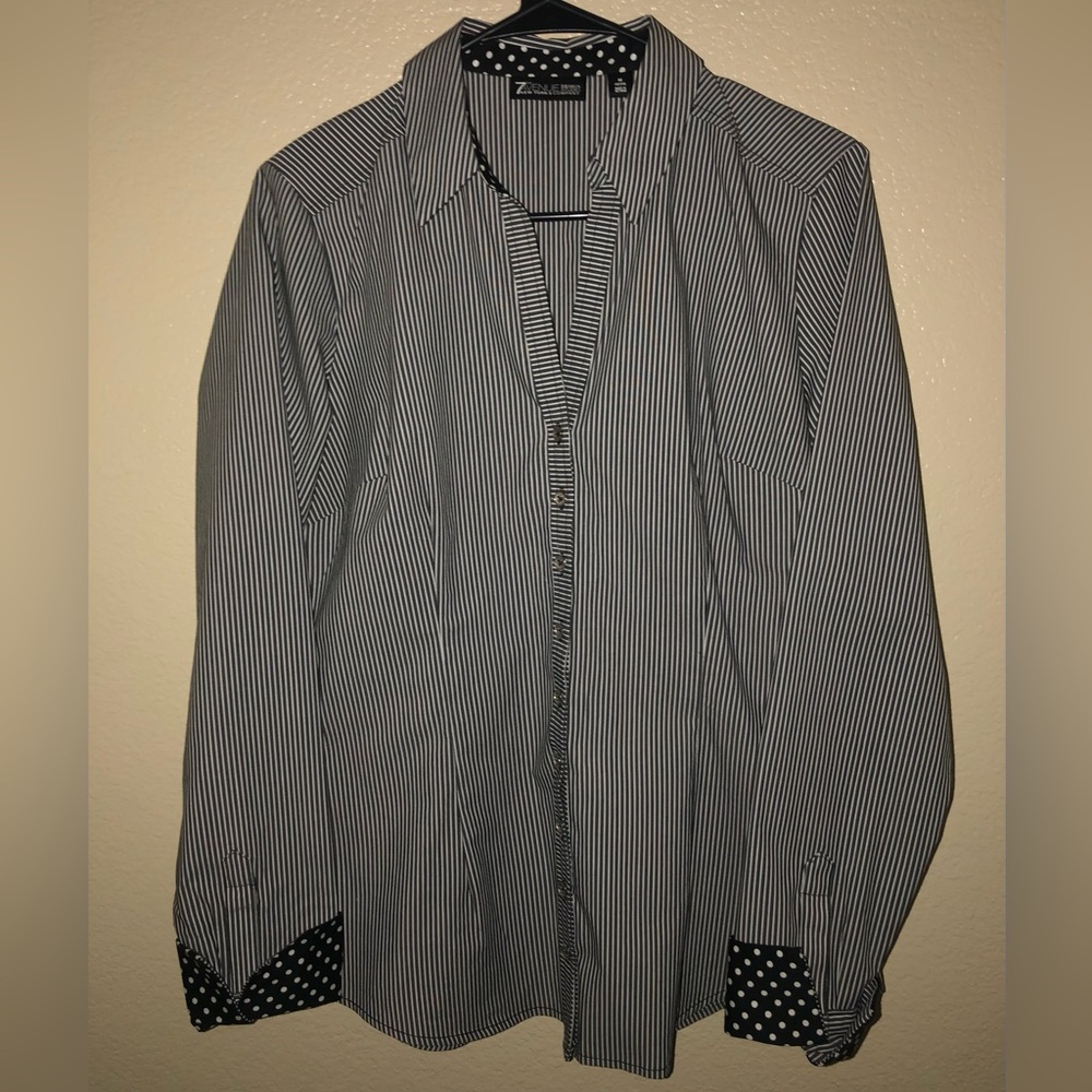 NY & Co. 7th Avenue Studio Women’s Sz M/P Button Down Shirt Blk & White